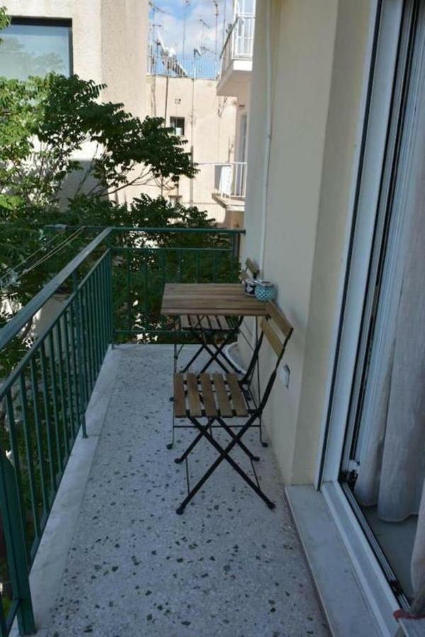 Modern Apartment, 5΄ Walk From Central Metro Station Atenas Exterior foto